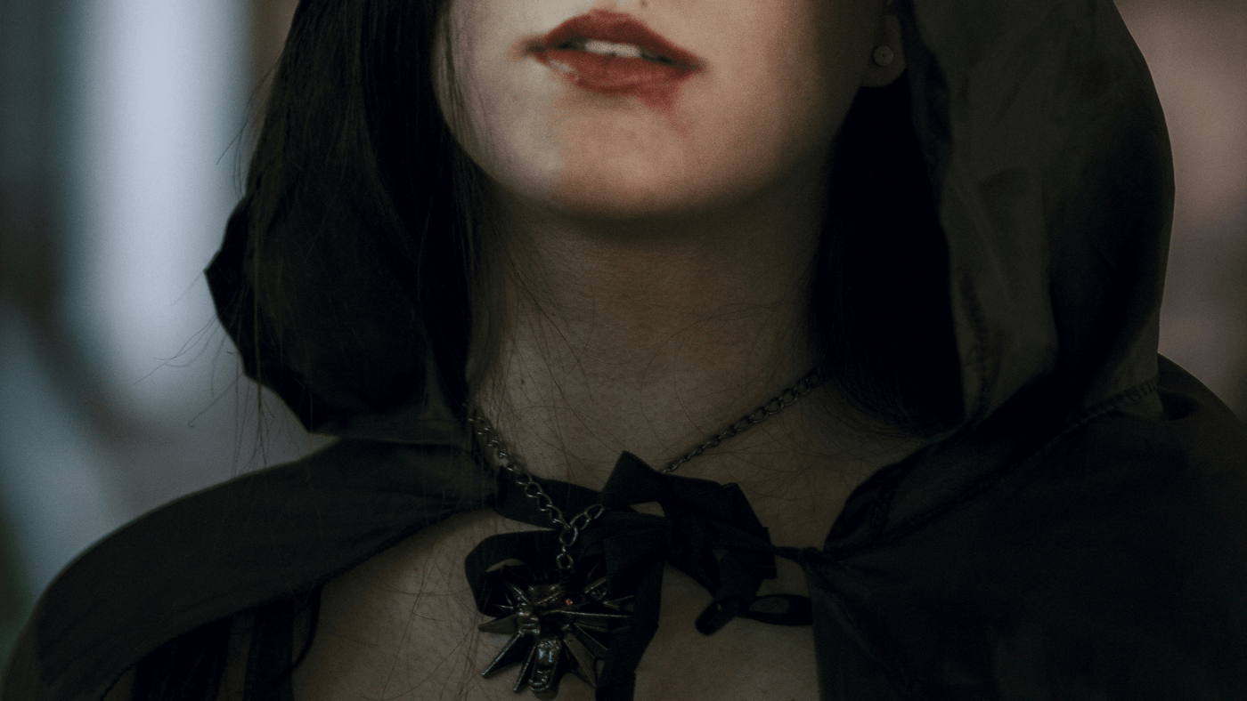 Castle Gothic - goottilaiset hupparitakit – tyyliä ja toimivuutta viileisiin päiviin